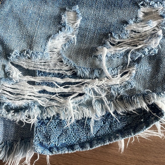 American Eagle High Rise Festival Denim Shorts size 6 - Picture 3 of 3